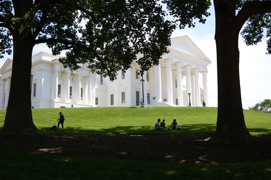 Virginia House, Senate leaders reach budget deal, chambers to meet Monday